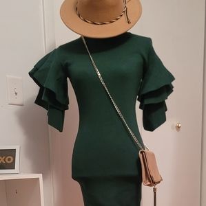 Hyfive short dress. Dark green with a pretty ruffle sleeve sz small.